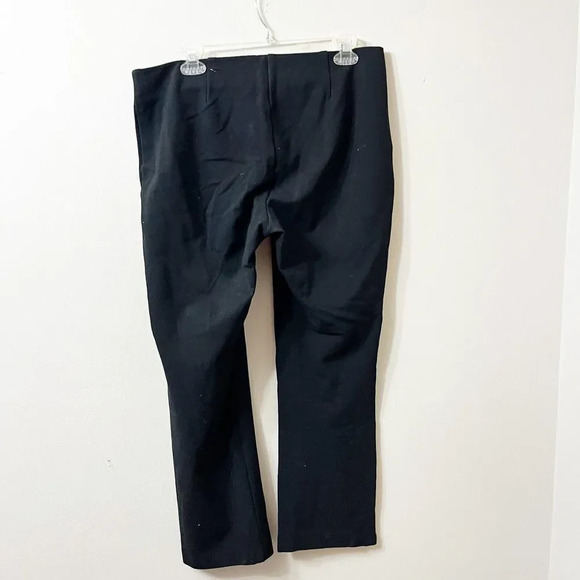 Chicos Womens Black Pants Sz 10 / 1.5 Short Stretch Slash Pockets Pull On - Picture 3 of 8